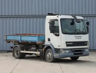 DAF 45 i s řidičem